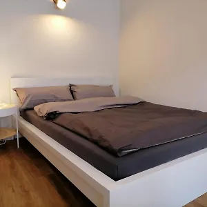In / Mit Allem Drum Und Dran Apartment Köln